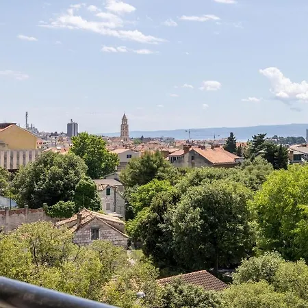 Experience Luxury, In The Heart Of * Σπλιτ